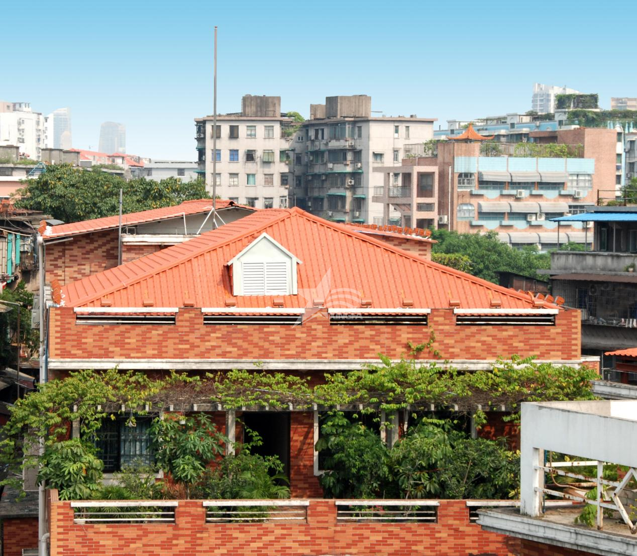 新農(nóng)村建房：琉璃瓦與合成樹脂瓦對(duì)比，何者更適合？